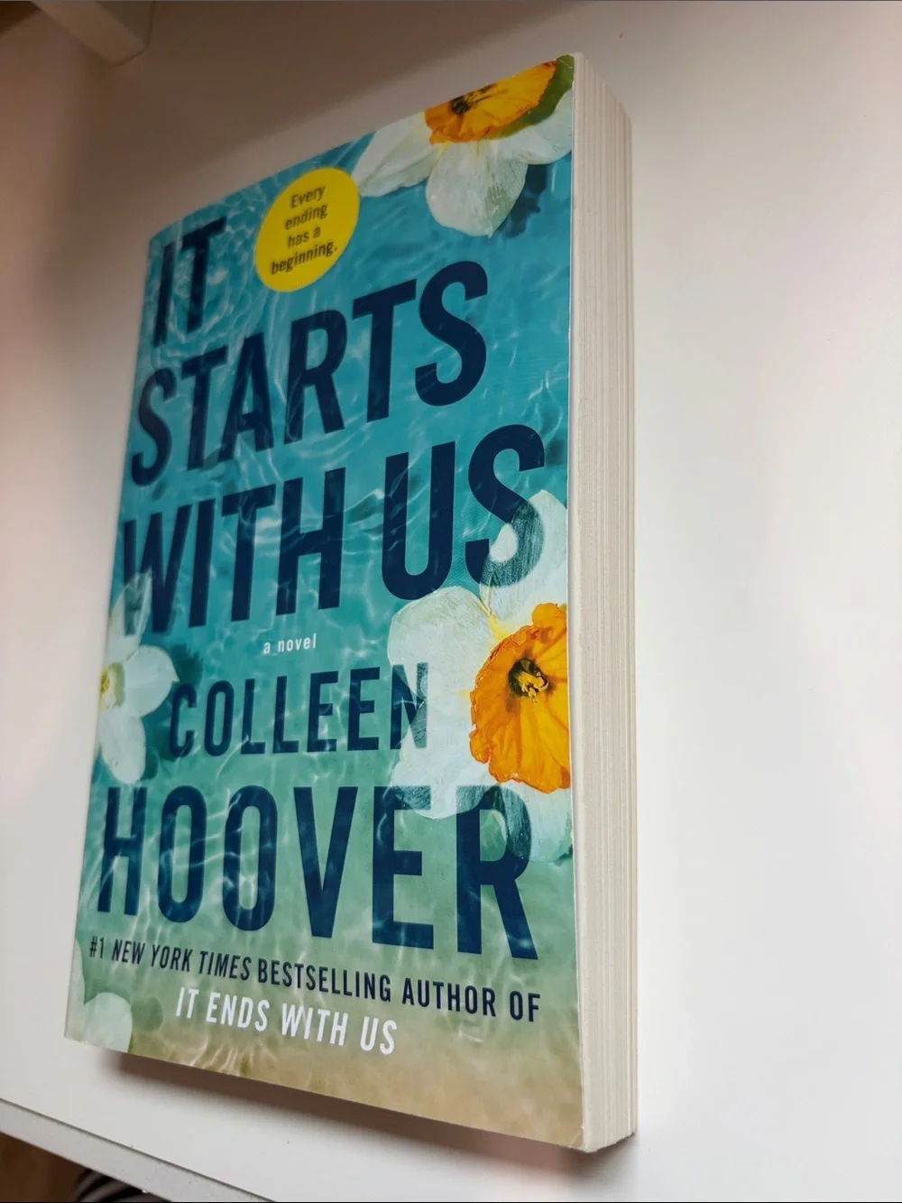 'It Starts With Us' - Colleen Hoover - Picture 4 of 4
